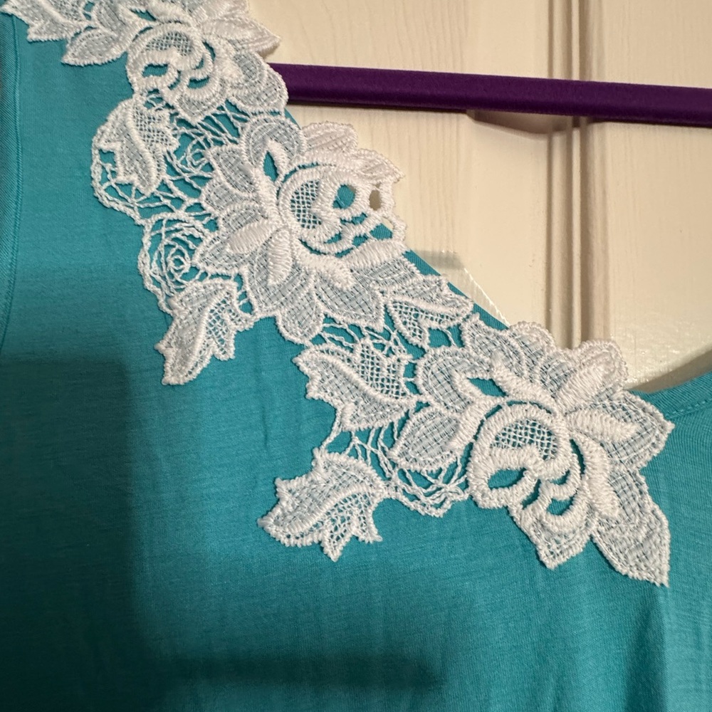 Tata Sleeveless nightgown with Lace Detail. Made in Italy - Picture 5 of 6